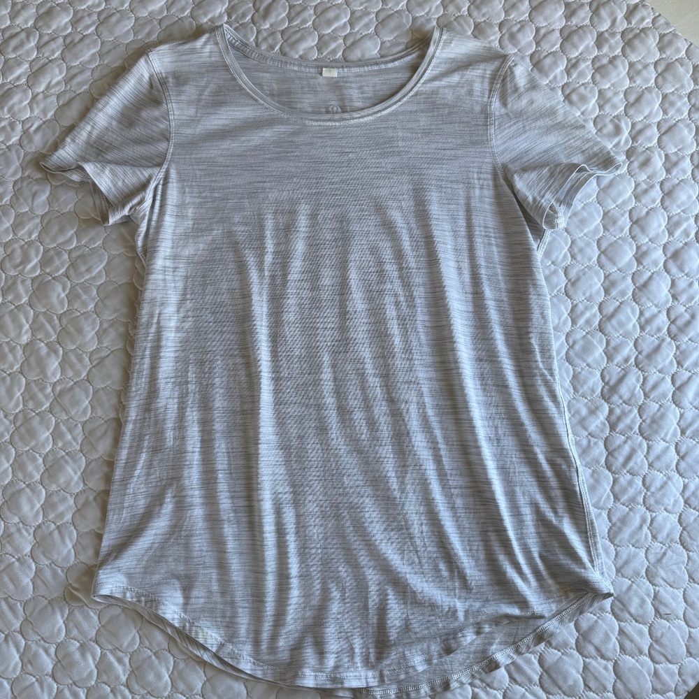 lululemon ActivePerformance Tee in White Size 6
